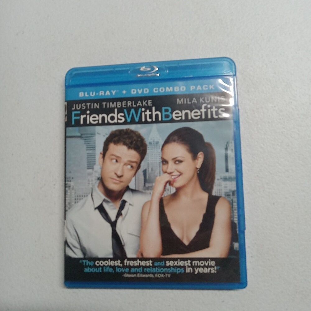 Friends With Benefits (Blu-ray/DVD, 2011, 2-Disc Set, Includes Digital Copy...